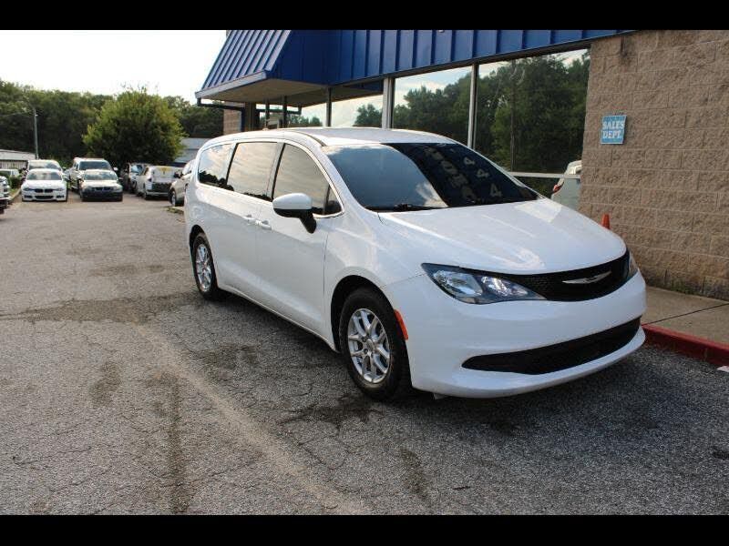 2023 CHRYSLER Voyager