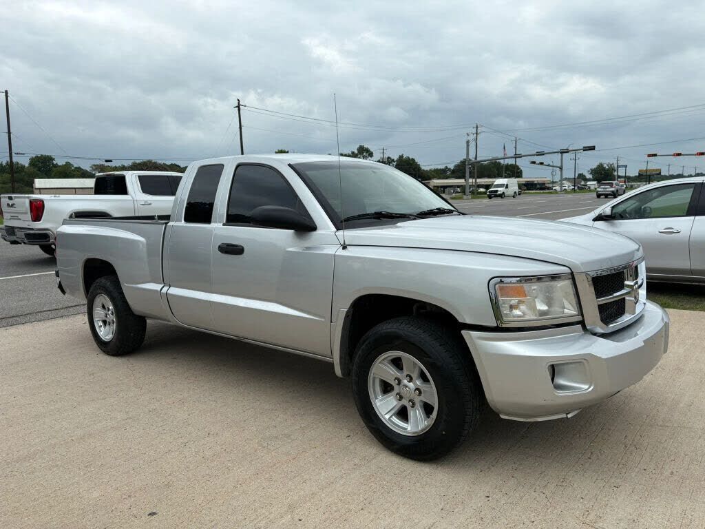 2010 DODGE Dakota