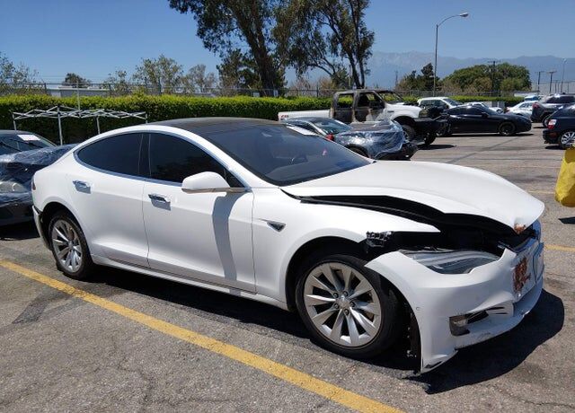 2016 TESLA Model S