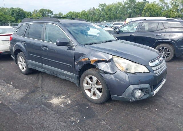 2013 SUBARU Outback
