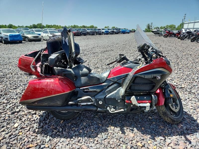 2015 HONDA GL1800