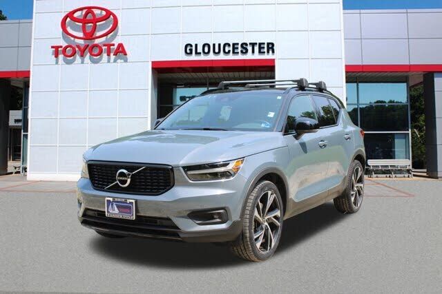 2021 VOLVO XC40