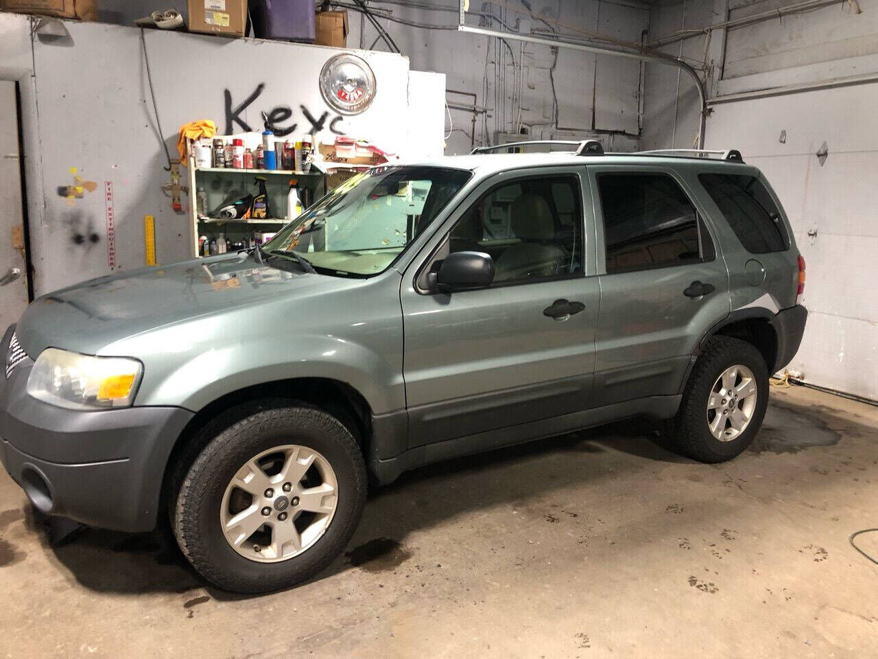 2005 FORD Escape