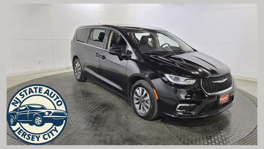 2024 CHRYSLER Pacifica