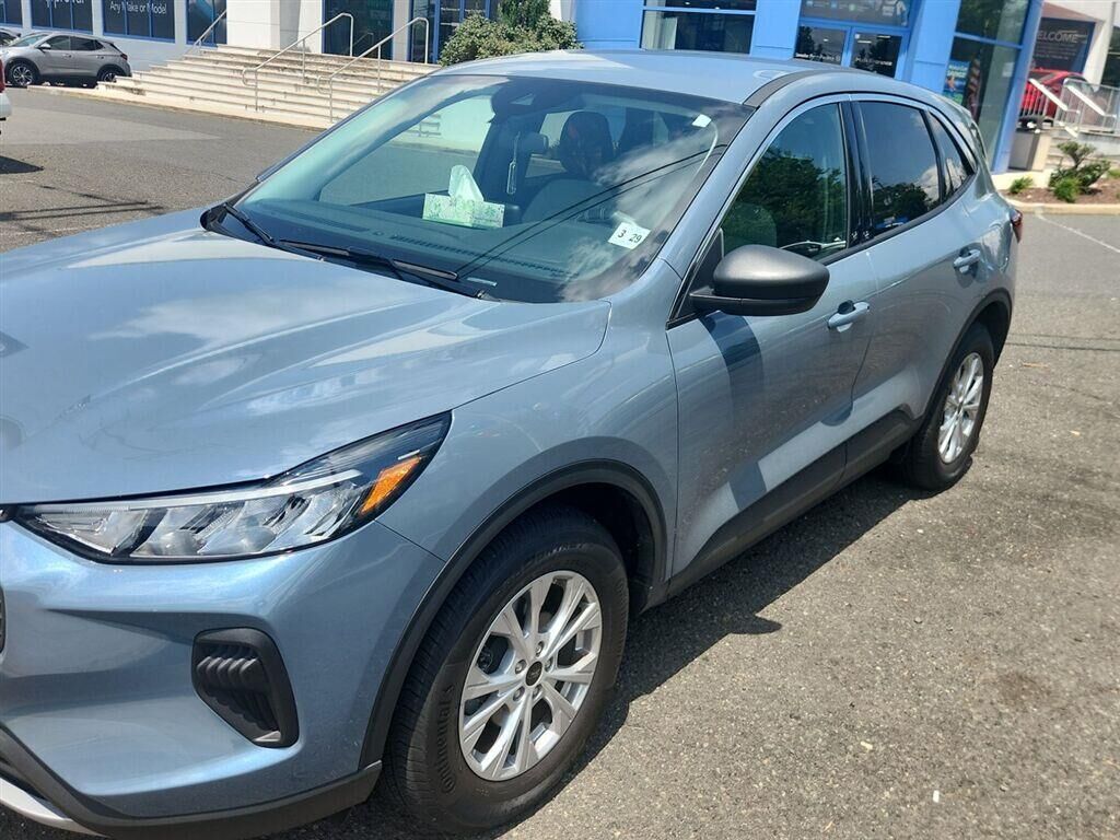 2024 FORD Escape