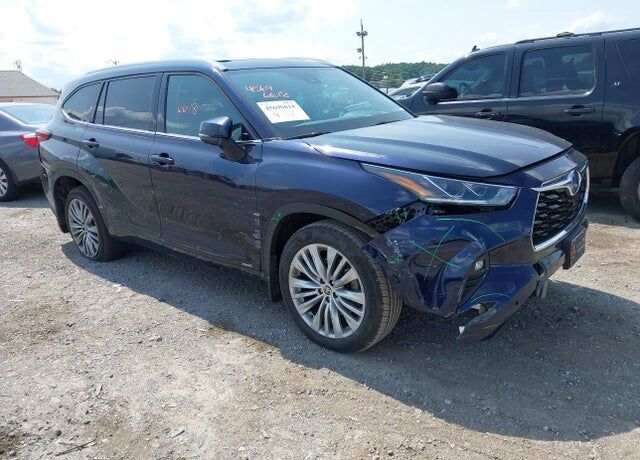 2022 TOYOTA Highlander