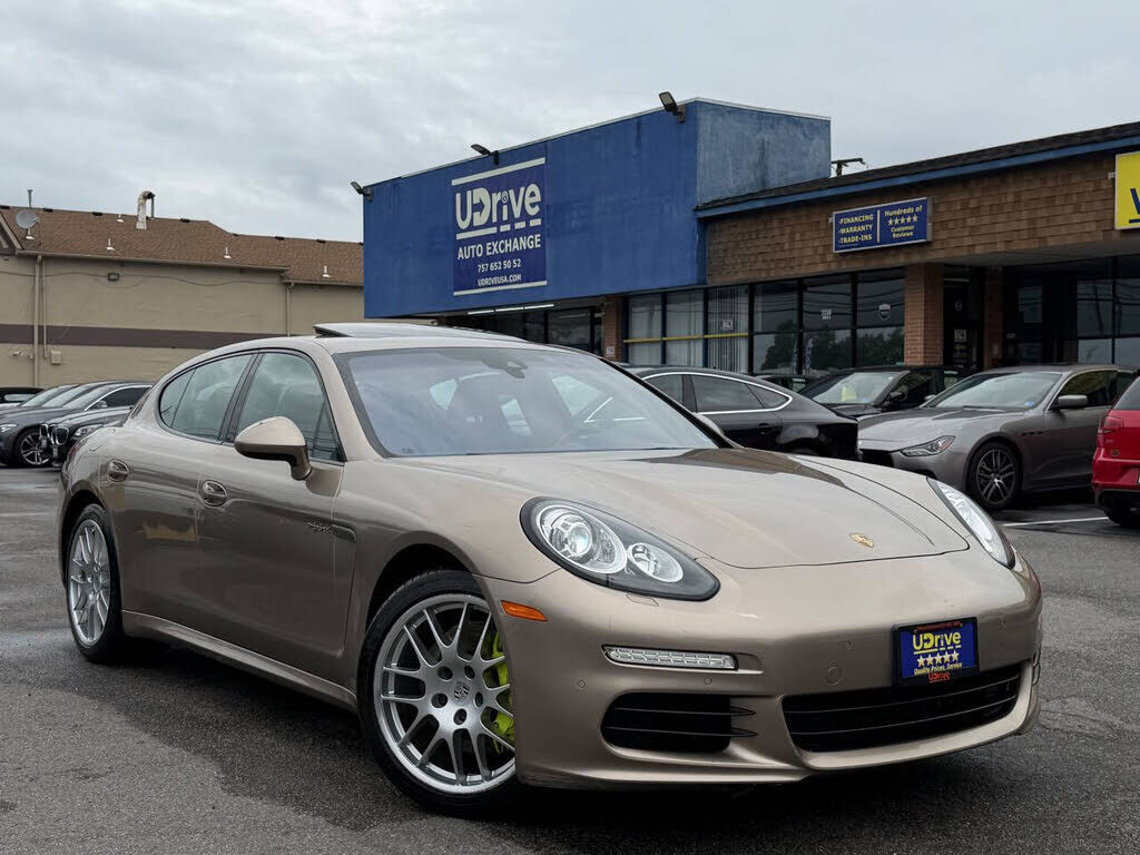 2016 PORSCHE Panamera