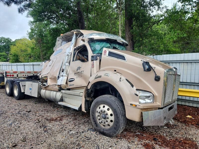 2024 KENWORTH T880