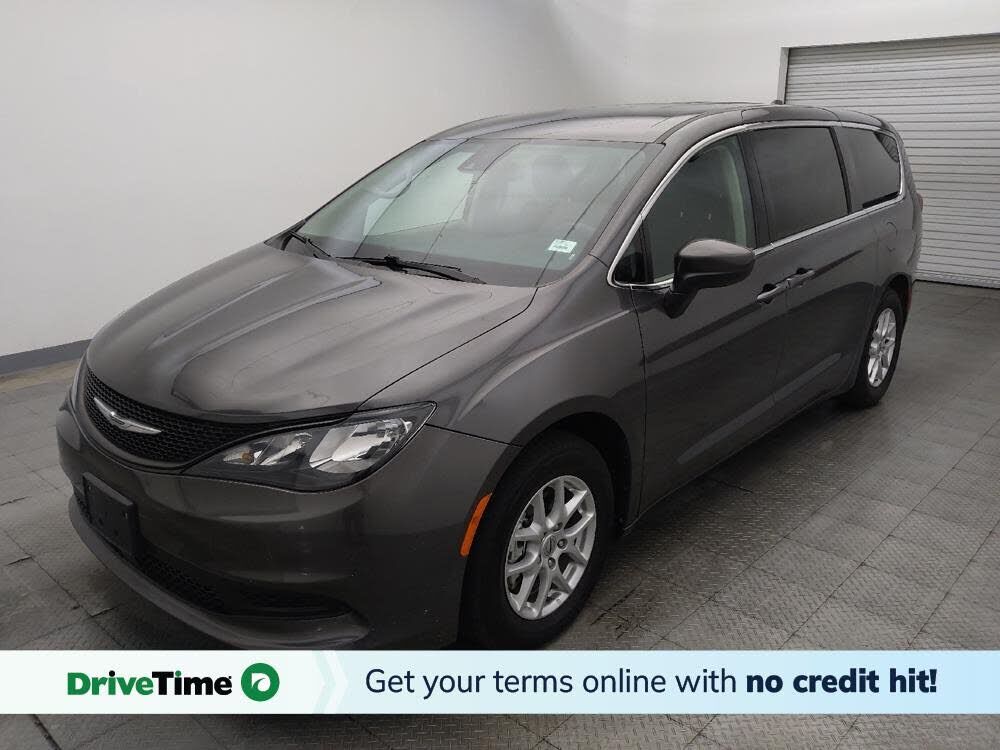 2023 CHRYSLER Voyager