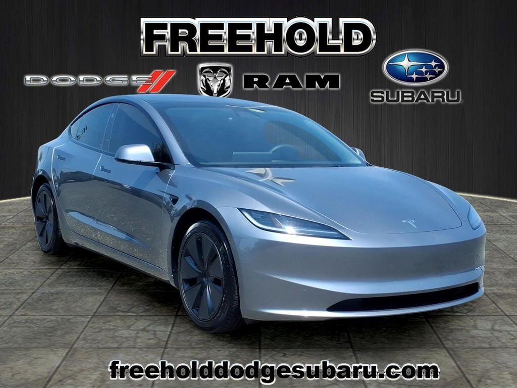 2025 TESLA Model 3