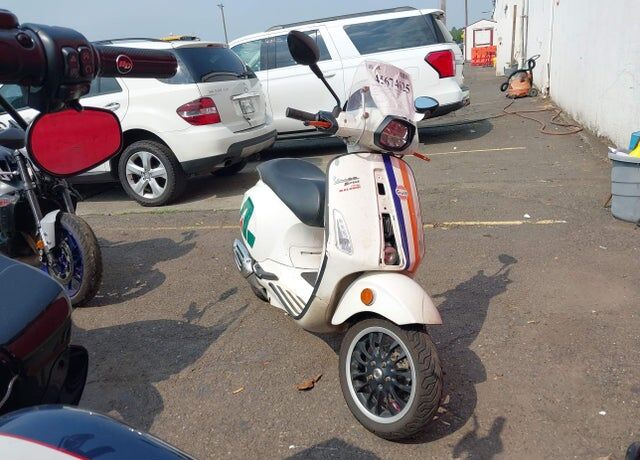 2017 PIAGGIO AND VESPA Primavera