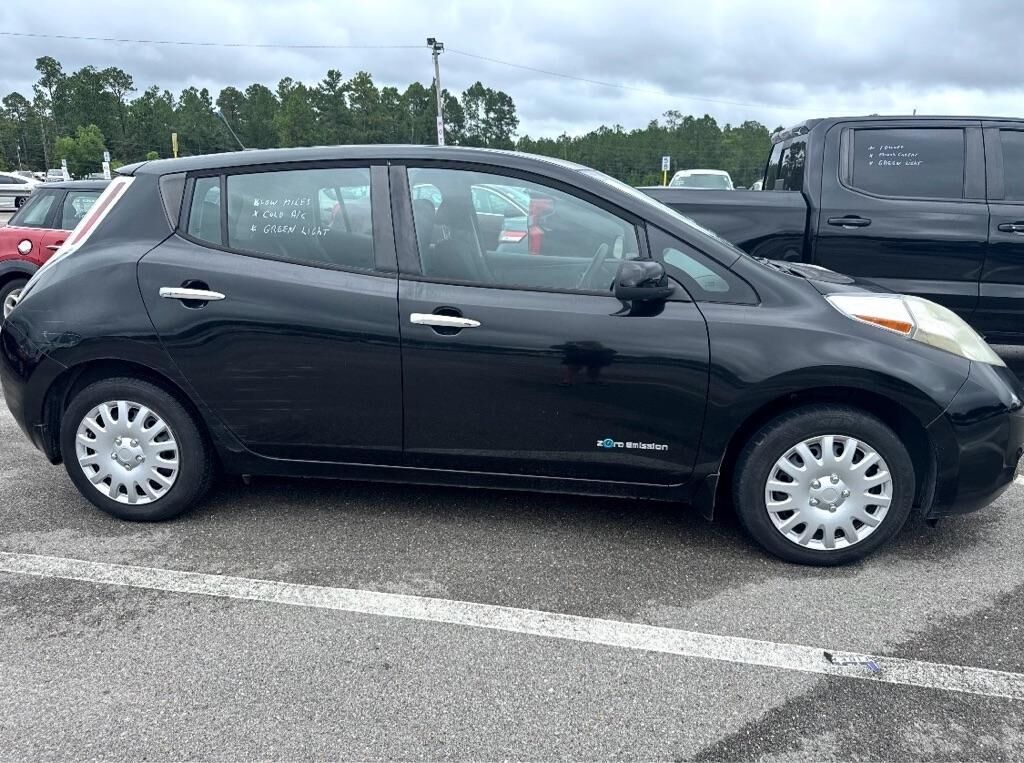 2013 NISSAN Leaf