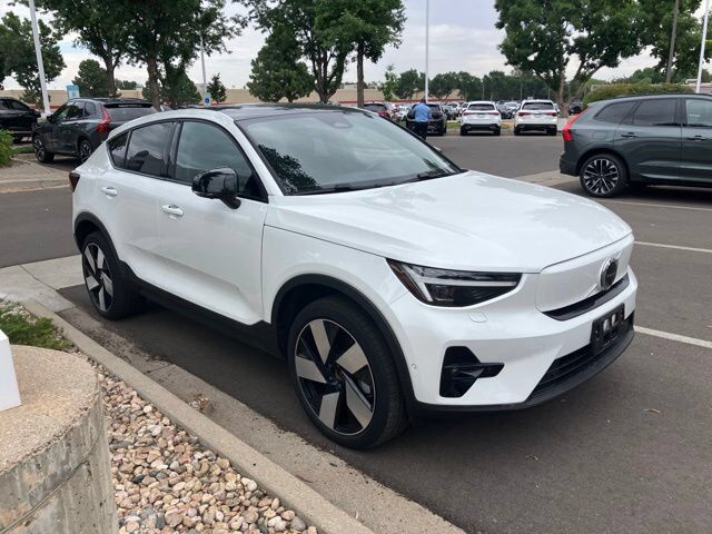 2023 VOLVO C40