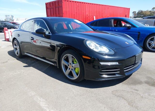 2015 PORSCHE Panamera