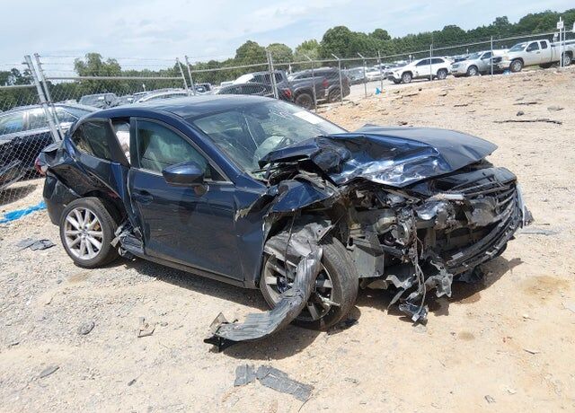 2017 MAZDA Mazda3