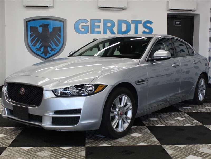 2017 JAGUAR XE