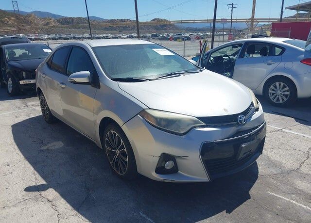 2015 TOYOTA Corolla