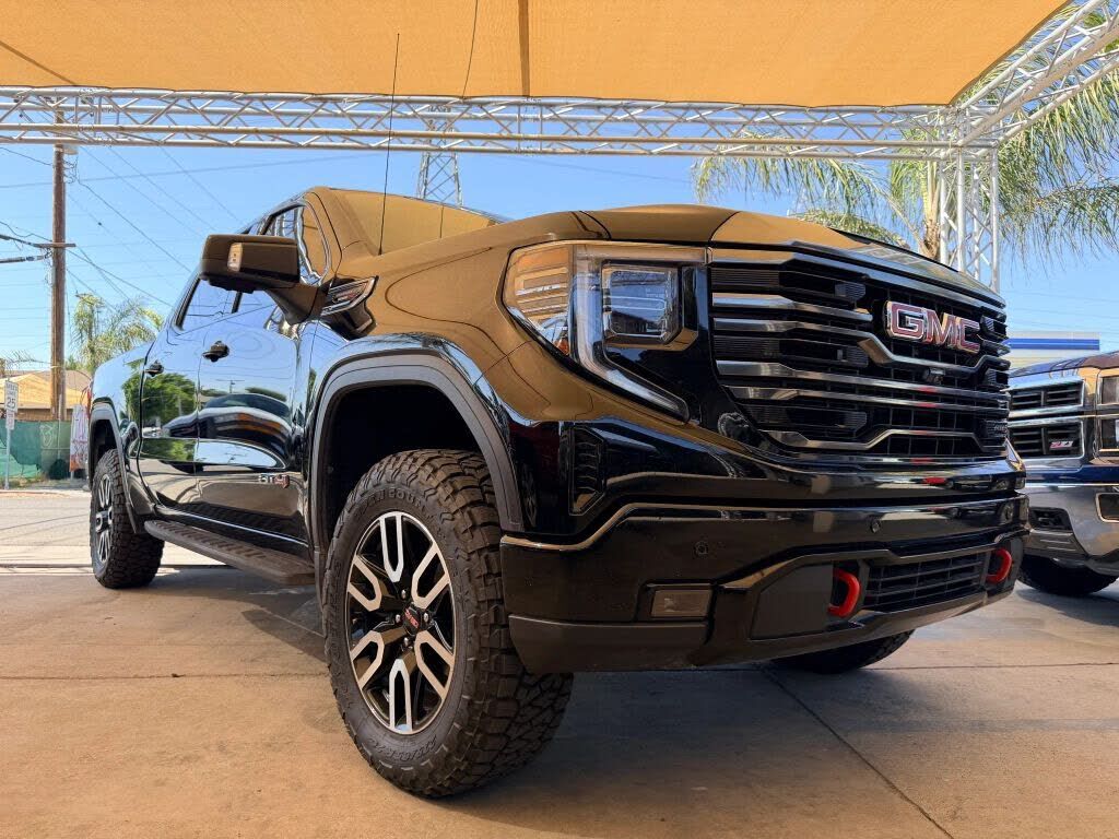 2023 GMC Sierra