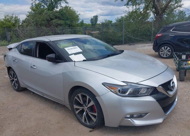 2017 NISSAN Maxima