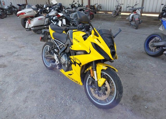 2024 SUZUKI GSX-8R