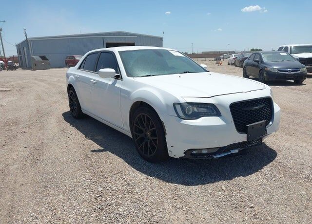 2019 CHRYSLER 300