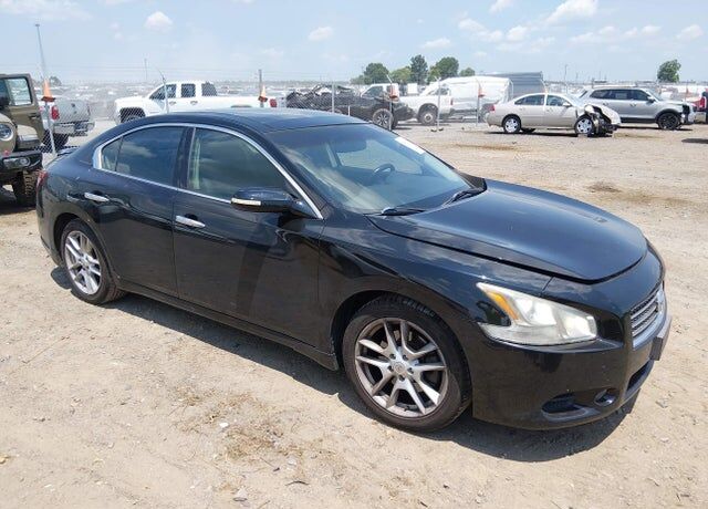 2010 NISSAN Maxima