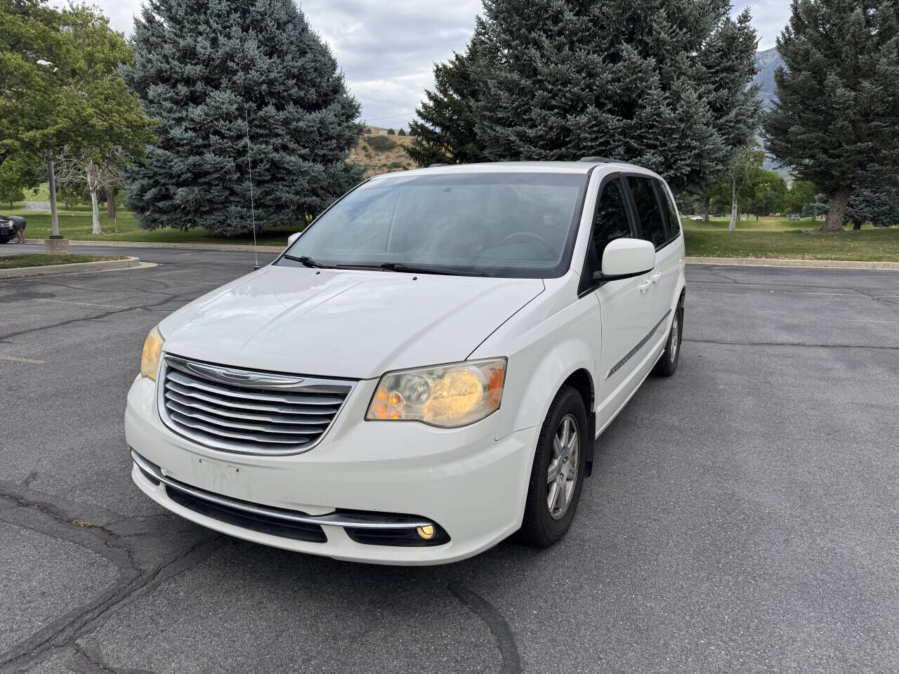2012 CHRYSLER Town and Country