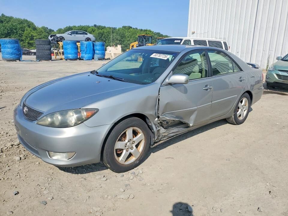 2005 TOYOTA Camry