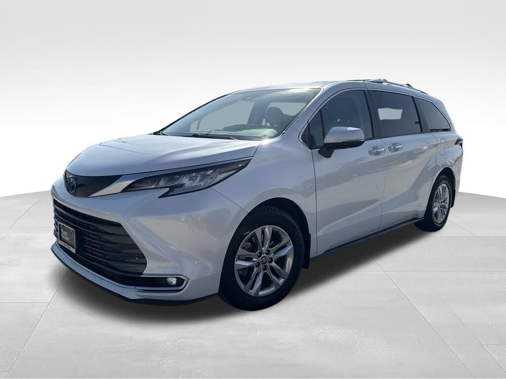 2023 TOYOTA Sienna
