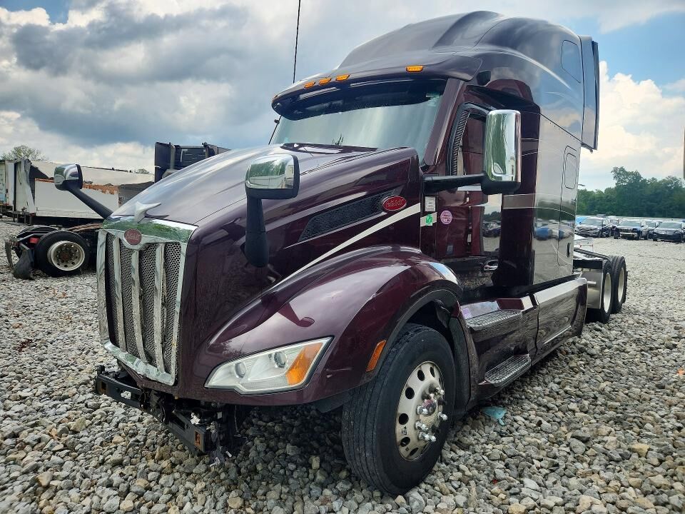 2023 PETERBILT 579