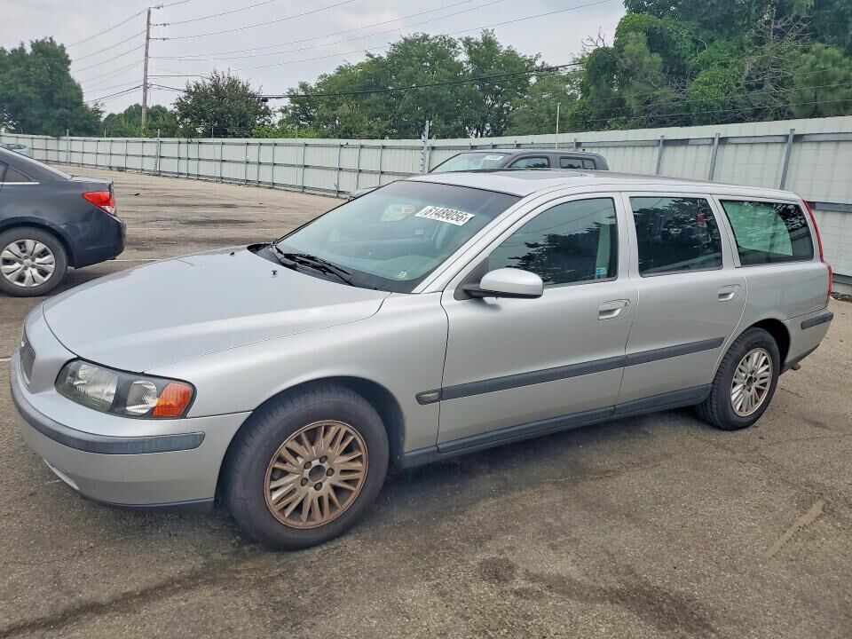 2004 VOLVO V70