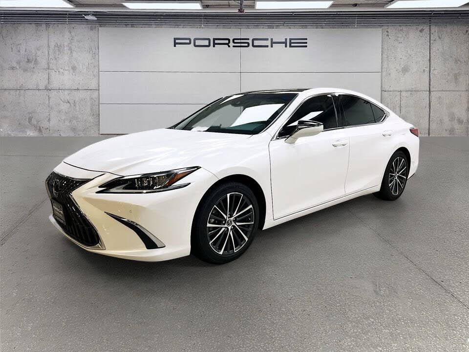 2025 LEXUS ES