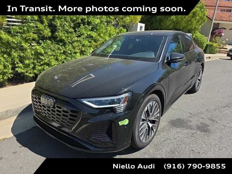 2024 AUDI Q8
