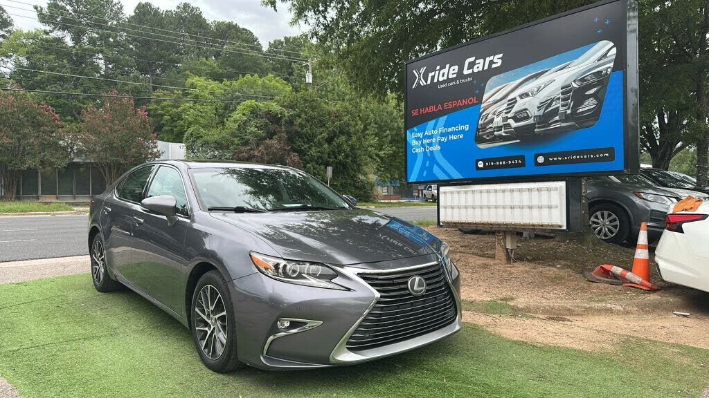 2017 LEXUS ES