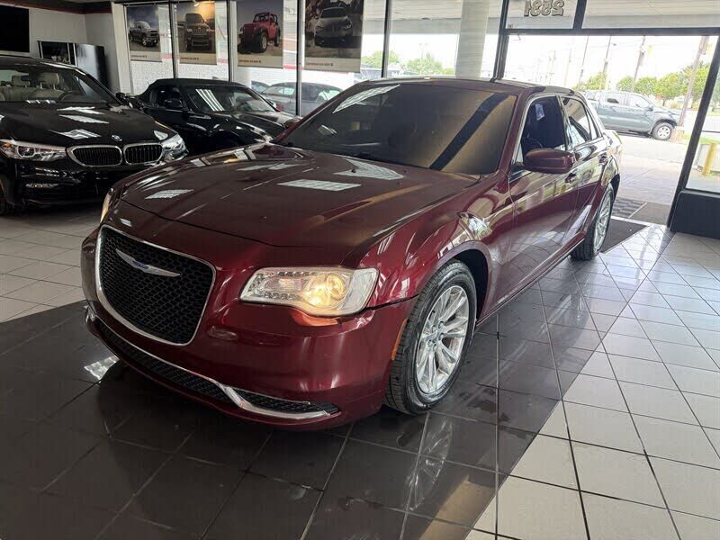 2019 CHRYSLER 300