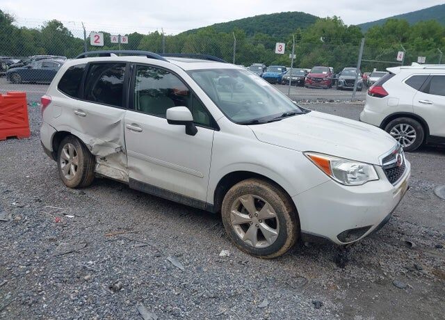 2016 SUBARU Forester