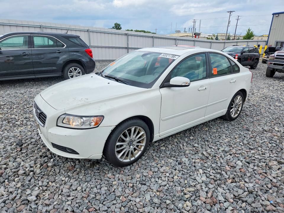 2010 VOLVO S40