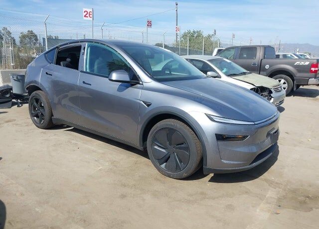 2026 TESLA Model Y