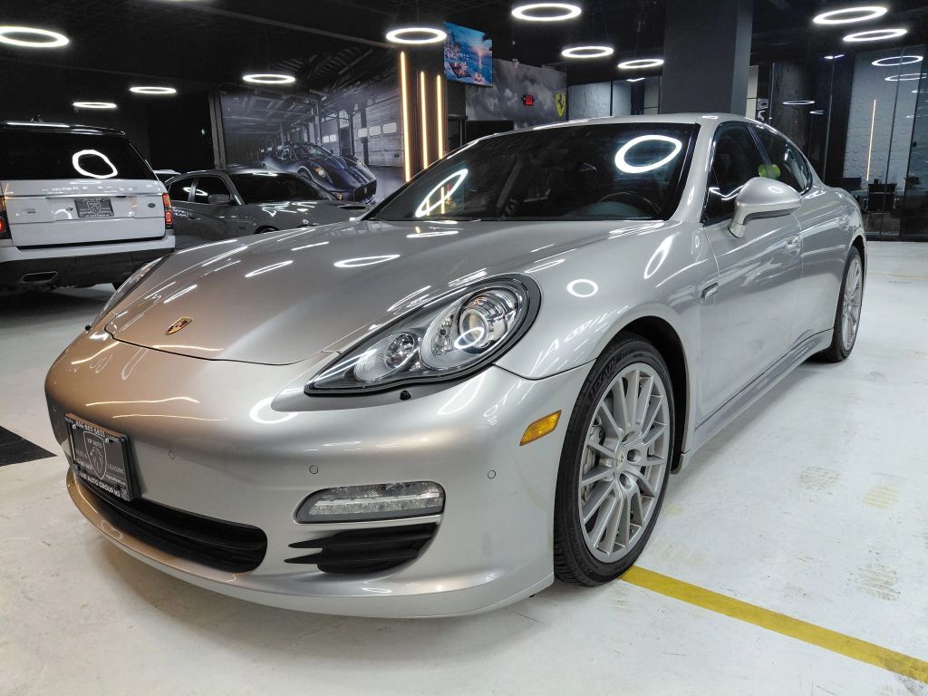 2012 PORSCHE Panamera