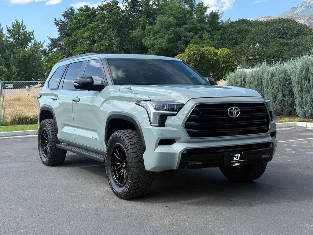 2025 TOYOTA Sequoia