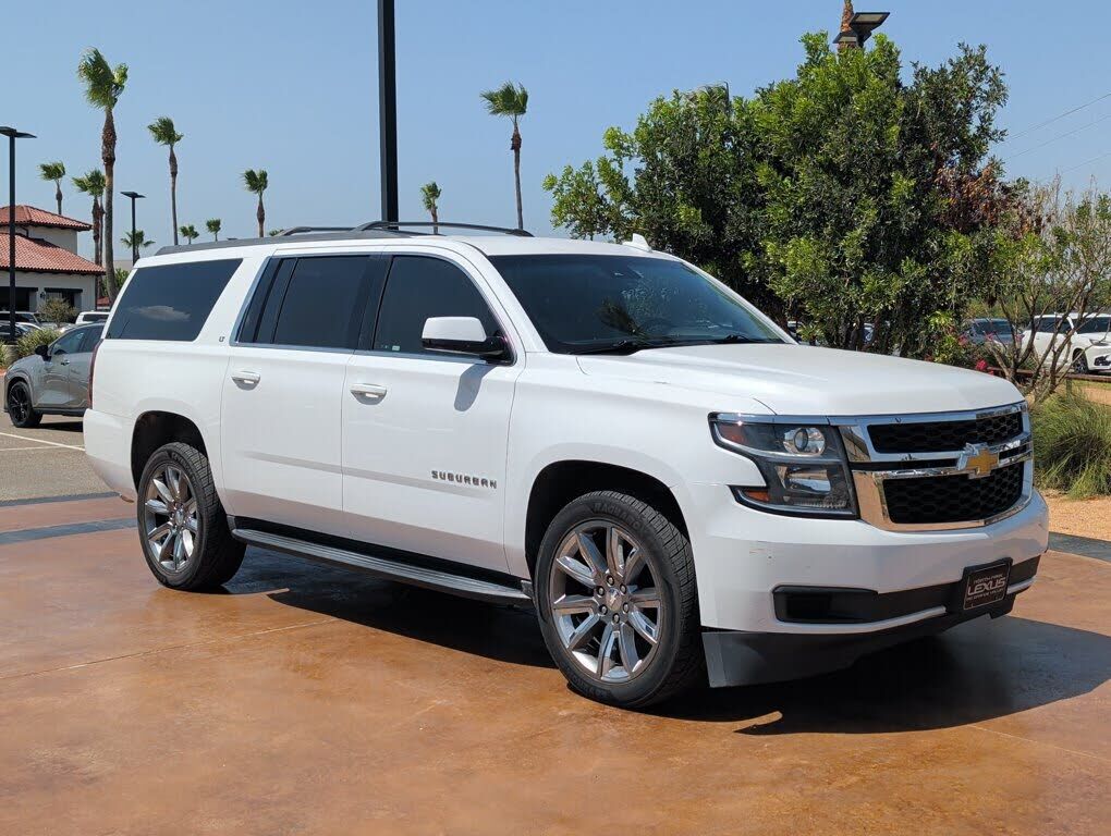 2017 CHEVROLET Suburban