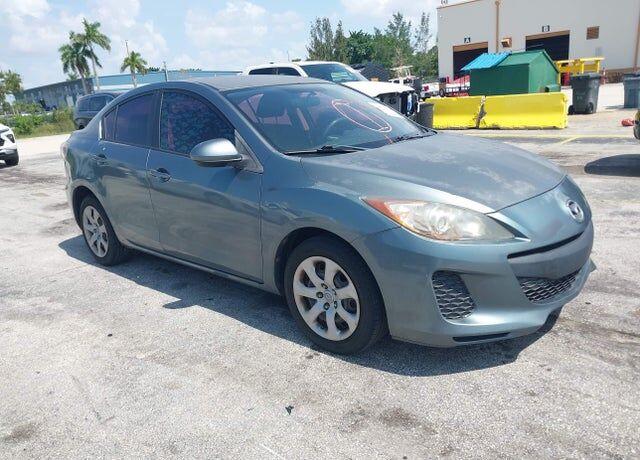 2013 MAZDA Mazda3