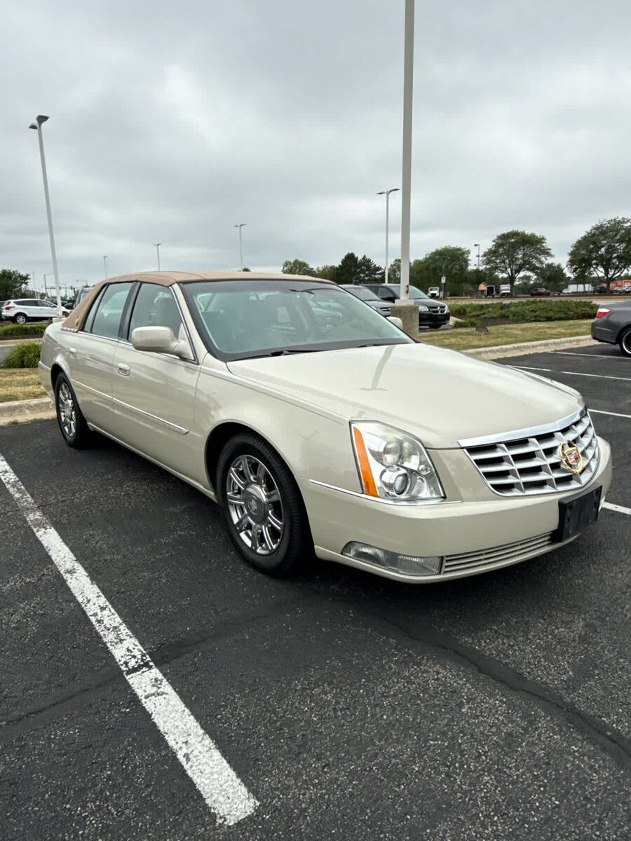 2011 CADILLAC DTS