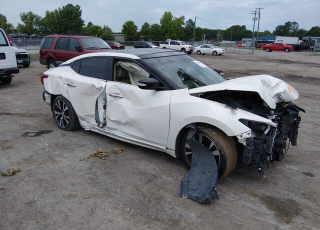 2017 NISSAN Maxima