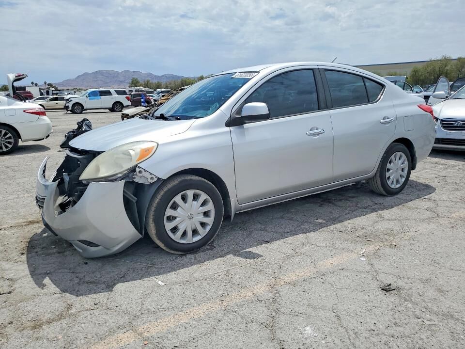 2013 NISSAN Versa