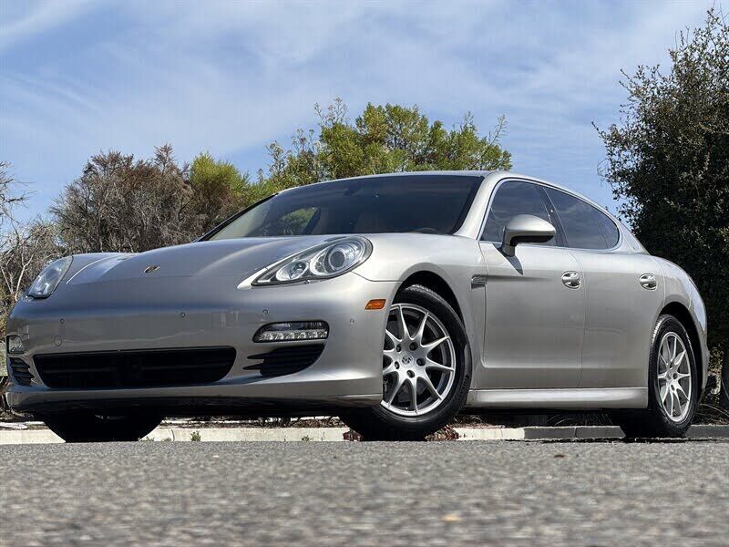 2010 PORSCHE Panamera