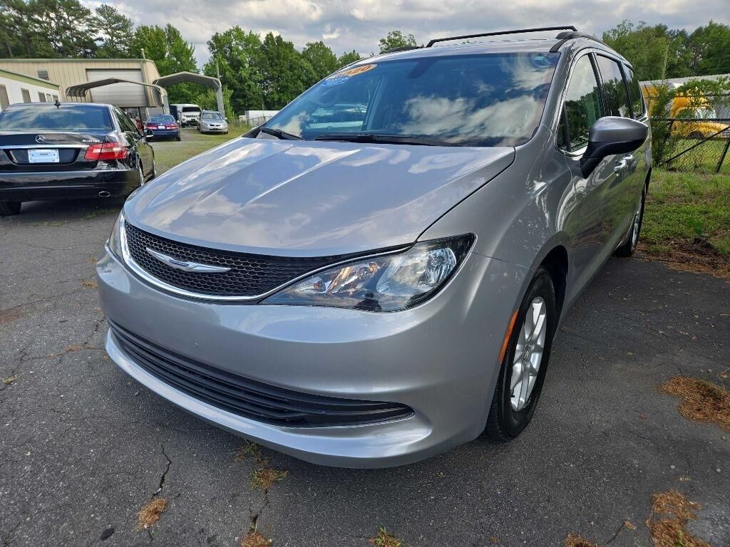 2020 CHRYSLER Voyager