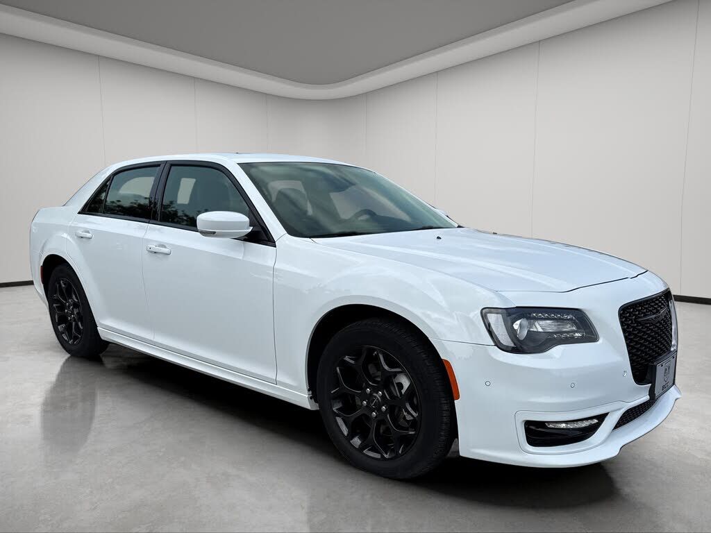 2023 CHRYSLER 300