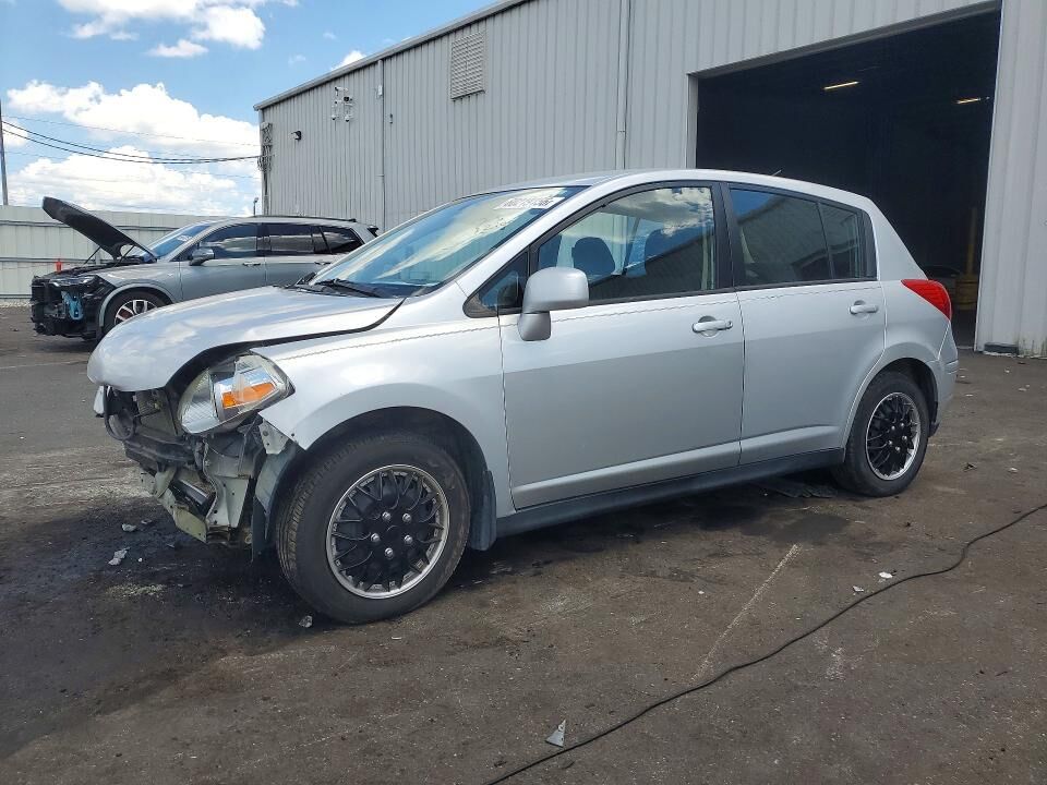 2011 NISSAN Versa