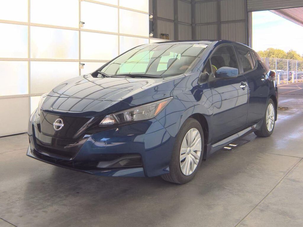 2025 NISSAN Leaf